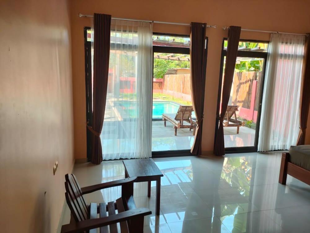 The Jade Garden - Your In New House!